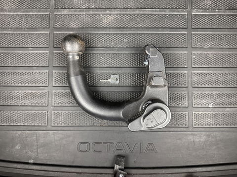 Škoda Octavia 1.5 TSI Greentech Sport Business Aut. *PANO | FULL-LED | DIGI-COCKPIT | NAVI-FULLMAP | SPORT-SEATS | CAMERA | CARPLAY | DAB+ | ECC | PDC | CRUISE | 18''ALU | TOWBAR*