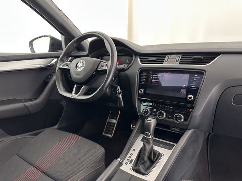 Škoda Octavia 1.5 TSI Greentech Sport Business Aut. *PANO | FULL-LED | DIGI-COCKPIT | NAVI-FULLMAP | SPORT-SEATS | CAMERA | CARPLAY | DAB+ | ECC | PDC | CRUISE | 18''ALU | TOWBAR*
