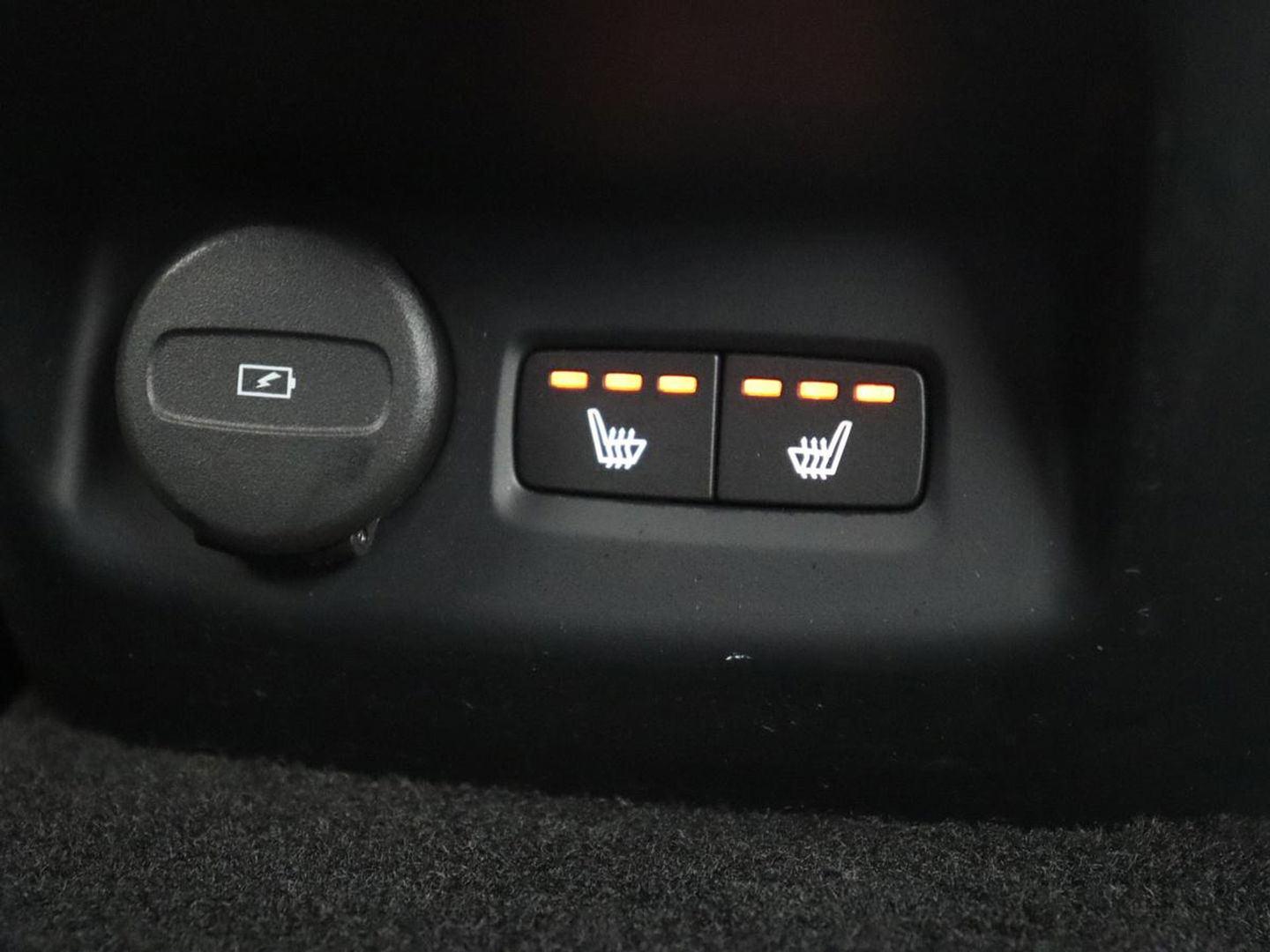 Polestar 2 Long Range Dual Motor Launch Edition 78kWh | Panoramadak | Trekhaak | Stoel & stuurverwarming | 360 camera | Adaptive cruise | Harman/Kardon | Carplay