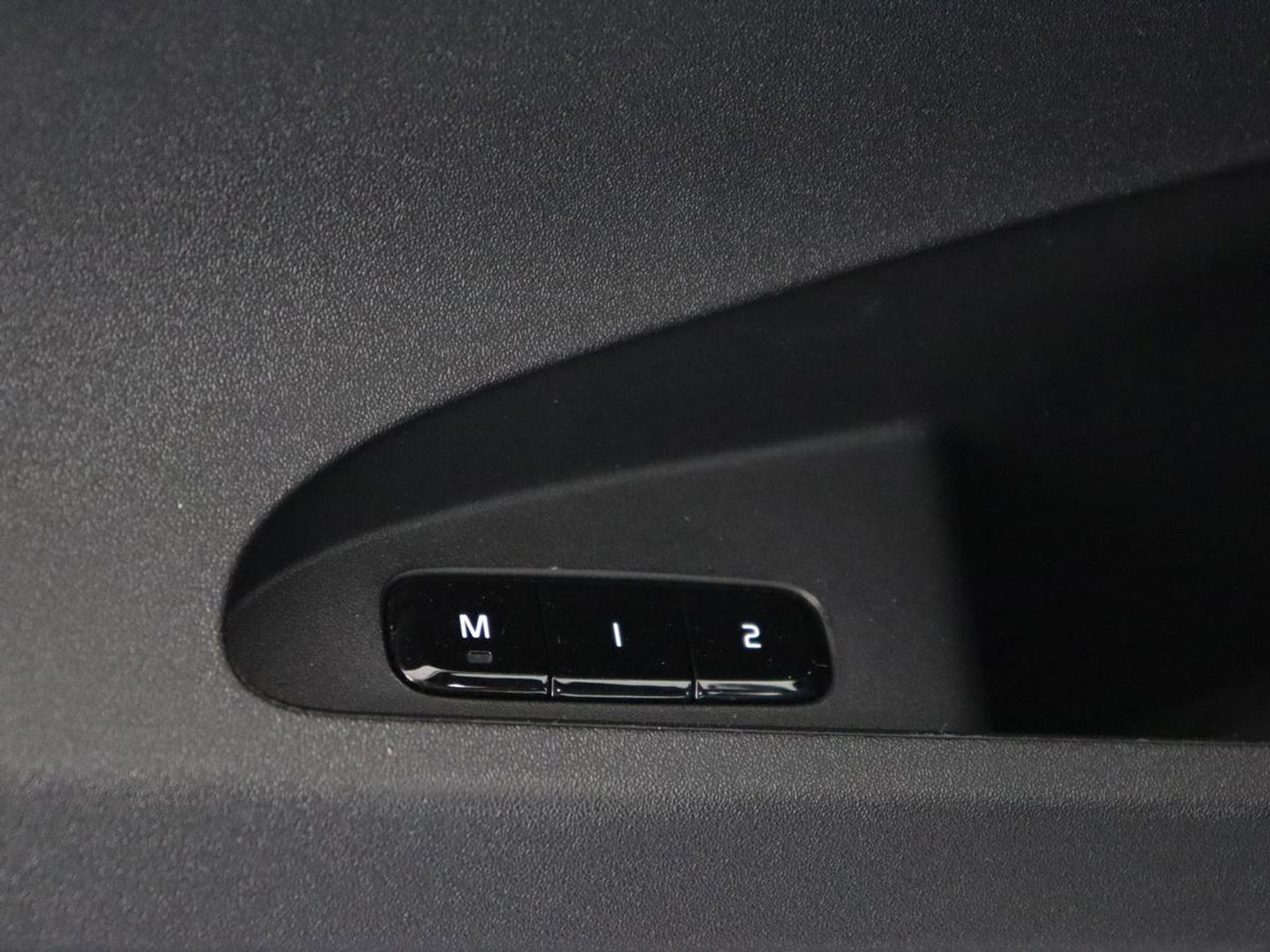 Polestar 2 Long Range Dual Motor Launch Edition 78kWh | Panoramadak | Trekhaak | Stoel & stuurverwarming | 360 camera | Adaptive cruise | Harman/Kardon | Carplay