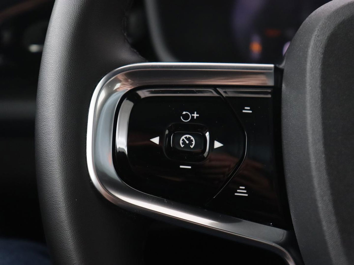 Polestar 2 Long Range Dual Motor Launch Edition 78kWh | Panoramadak | Trekhaak | Stoel & stuurverwarming | 360 camera | Adaptive cruise | Harman/Kardon | Carplay