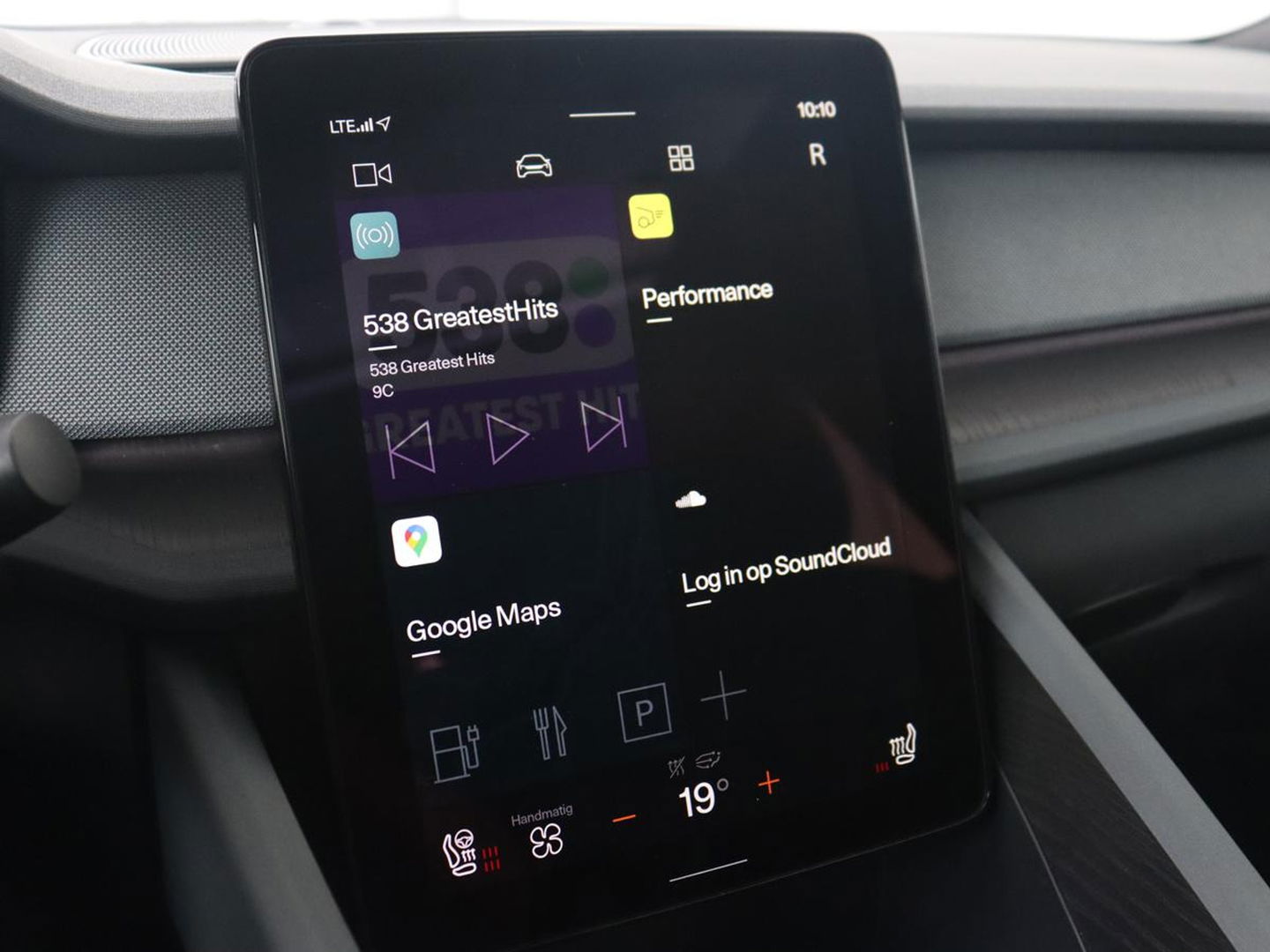 Polestar 2 Long Range Dual Motor Launch Edition 78kWh | Panoramadak | Trekhaak | Stoel & stuurverwarming | 360 camera | Adaptive cruise | Harman/Kardon | Carplay