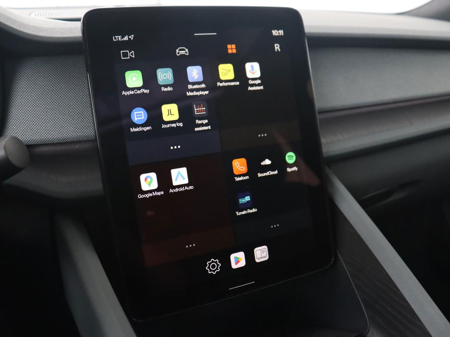 Polestar 2 Long Range Dual Motor Launch Edition 78kWh | Panoramadak | Trekhaak | Stoel & stuurverwarming | 360 camera | Adaptive cruise | Harman/Kardon | Carplay