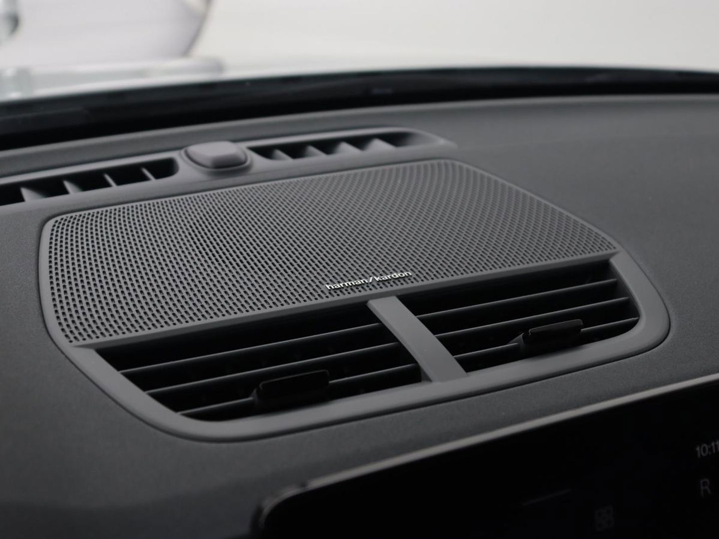 Polestar 2 Long Range Dual Motor Launch Edition 78kWh | Panoramadak | Trekhaak | Stoel & stuurverwarming | 360 camera | Adaptive cruise | Harman/Kardon | Carplay