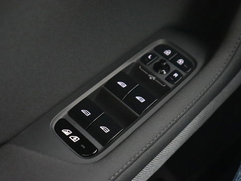 Polestar 2 Long Range Dual Motor Launch Edition 78kWh | Panoramadak | Trekhaak | Stoel & stuurverwarming | 360 camera | Adaptive cruise | Harman/Kardon | Carplay