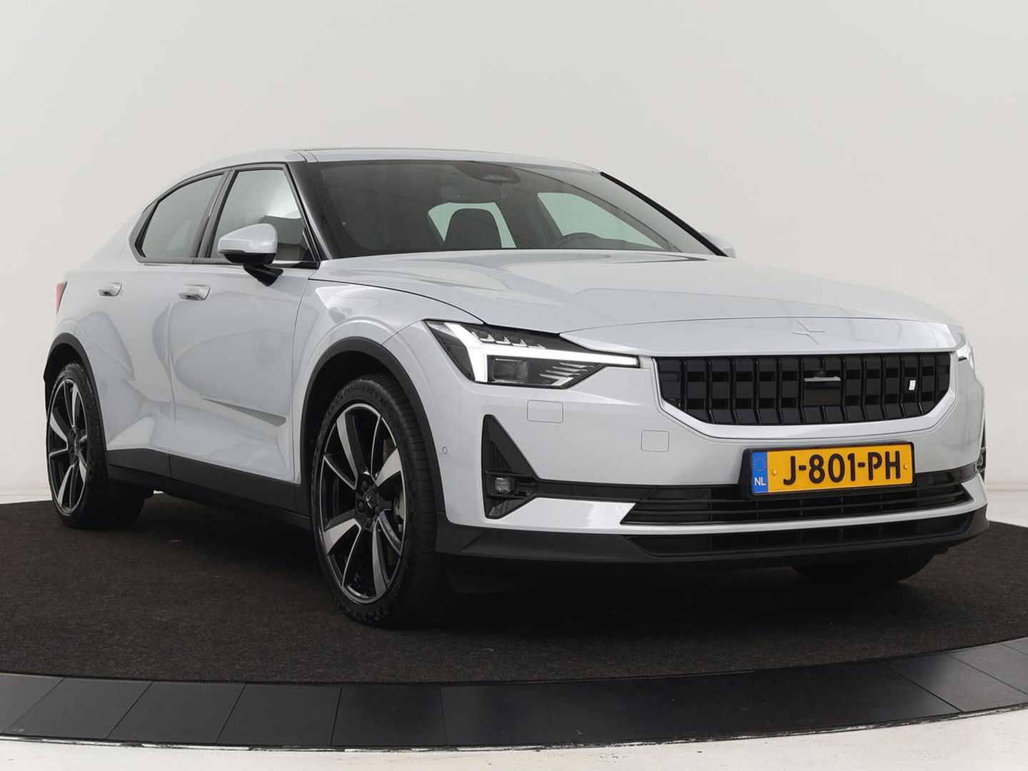 Polestar 2 Long Range Dual Motor Launch Edition 78kWh | Panoramadak | Trekhaak | Stoel & stuurverwarming | 360 camera | Adaptive cruise | Harman/Kardon | Carplay