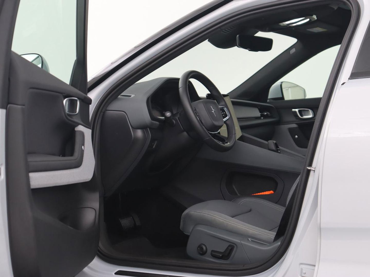 Polestar 2 Long Range Dual Motor Launch Edition 78kWh | Panoramadak | Trekhaak | Stoel & stuurverwarming | 360 camera | Adaptive cruise | Harman/Kardon | Carplay