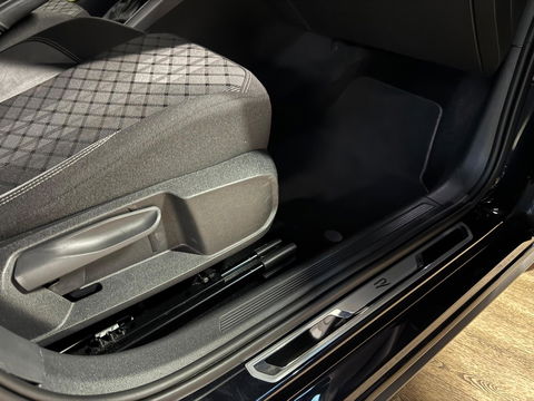 Volkswagen Polo 1.0 TSI R-Line PANO KEYLESS 3X R-LINE