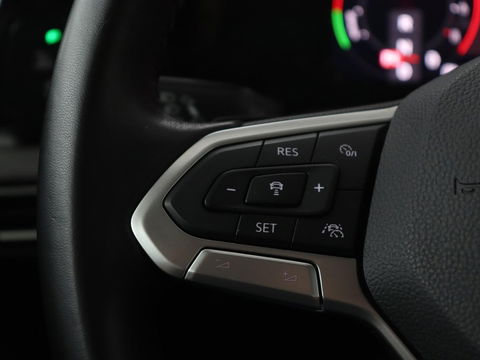 Volkswagen Golf 1.4 eHybrid Style | Massage | Carplay | Sfeerverlichting | Navigatie | Memory | Adaptive cruise | Parkeerhulp | ergoActive | LED Plus | Climate control | PHEV | Plug In