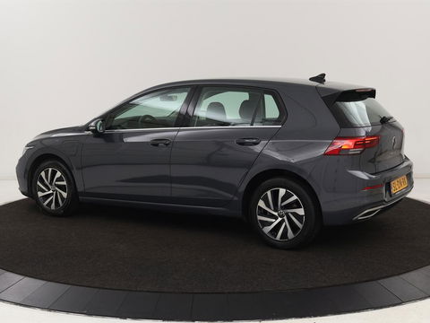 Volkswagen Golf 1.4 eHybrid Style | Massage | Carplay | Sfeerverlichting | Navigatie | Memory | Adaptive cruise | Parkeerhulp | ergoActive | LED Plus | Climate control | PHEV | Plug In