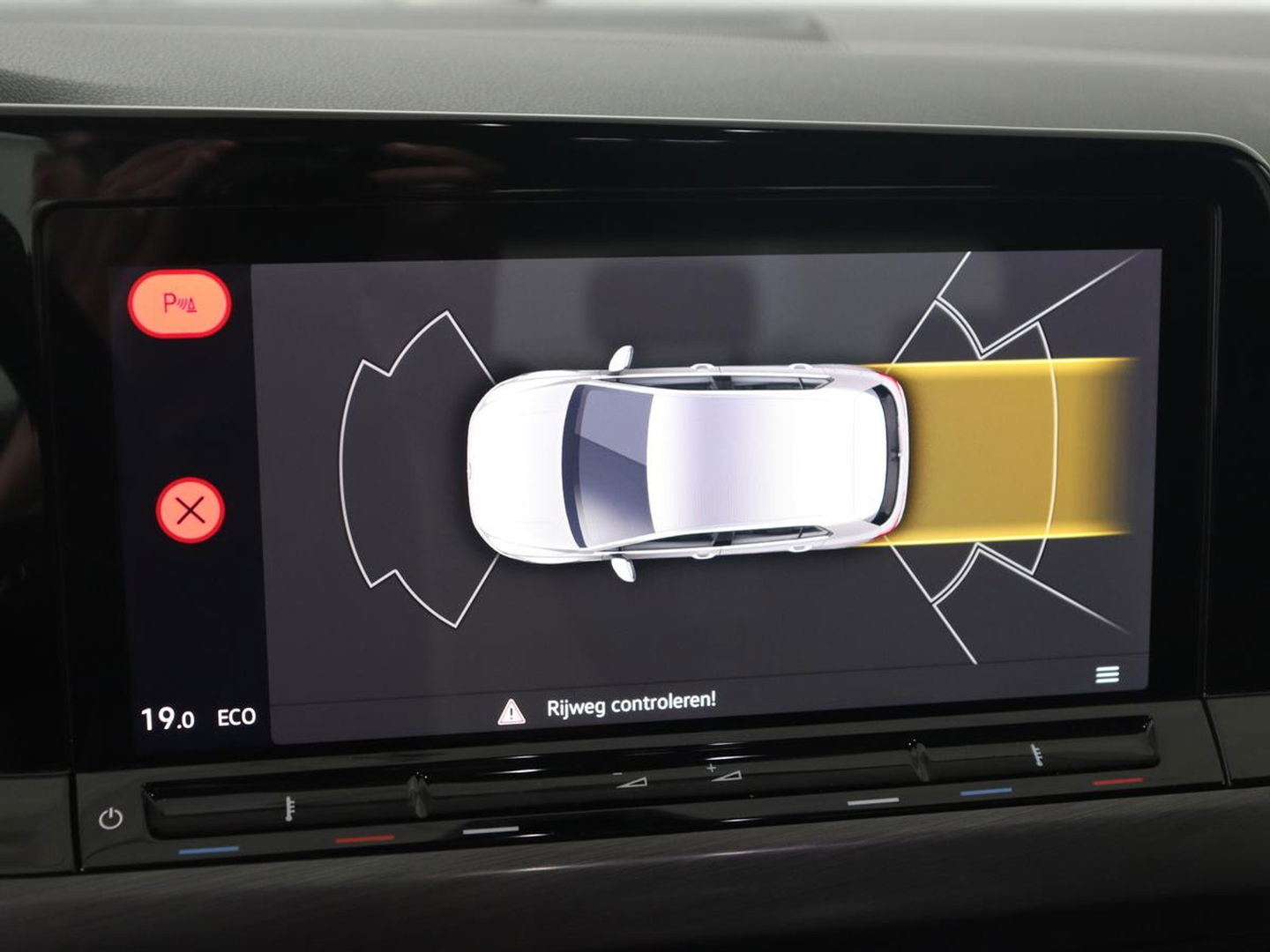 Volkswagen Golf 1.4 eHybrid Style | Massage | Carplay | Sfeerverlichting | Navigatie | Memory | Adaptive cruise | Parkeerhulp | ergoActive | LED Plus | Climate control | PHEV | Plug In