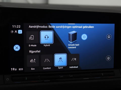 Volkswagen Golf 1.4 eHybrid Style | Massage | Carplay | Sfeerverlichting | Navigatie | Memory | Adaptive cruise | Parkeerhulp | ergoActive | LED Plus | Climate control | PHEV | Plug In