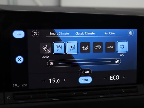 Volkswagen Golf 1.4 eHybrid Style | Massage | Carplay | Sfeerverlichting | Navigatie | Memory | Adaptive cruise | Parkeerhulp | ergoActive | LED Plus | Climate control | PHEV | Plug In