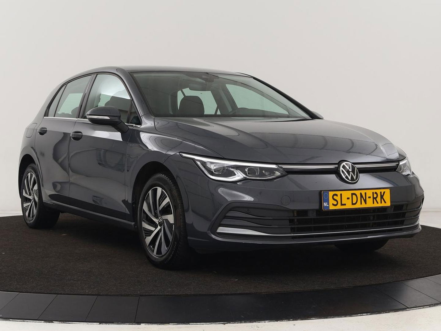 Volkswagen Golf 1.4 eHybrid Style | Massage | Carplay | Sfeerverlichting | Navigatie | Memory | Adaptive cruise | Parkeerhulp | ergoActive | LED Plus | Climate control | PHEV | Plug In