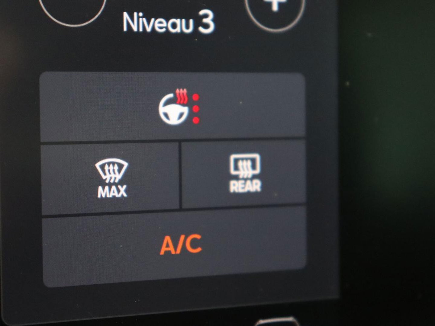 SEAT Leon 1.4 TSI eHybrid PHEV Xcellence | Trekhaak | Stoel & stuurverwarming | Carplay | Navigatie | Adaptive cruise | Full LED | Park Assist | Climate control | Keyless | Plug In