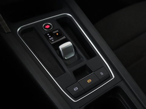SEAT Leon 1.4 TSI eHybrid PHEV Xcellence | Trekhaak | Stoel & stuurverwarming | Carplay | Navigatie | Adaptive cruise | Full LED | Park Assist | Climate control | Keyless | Plug In