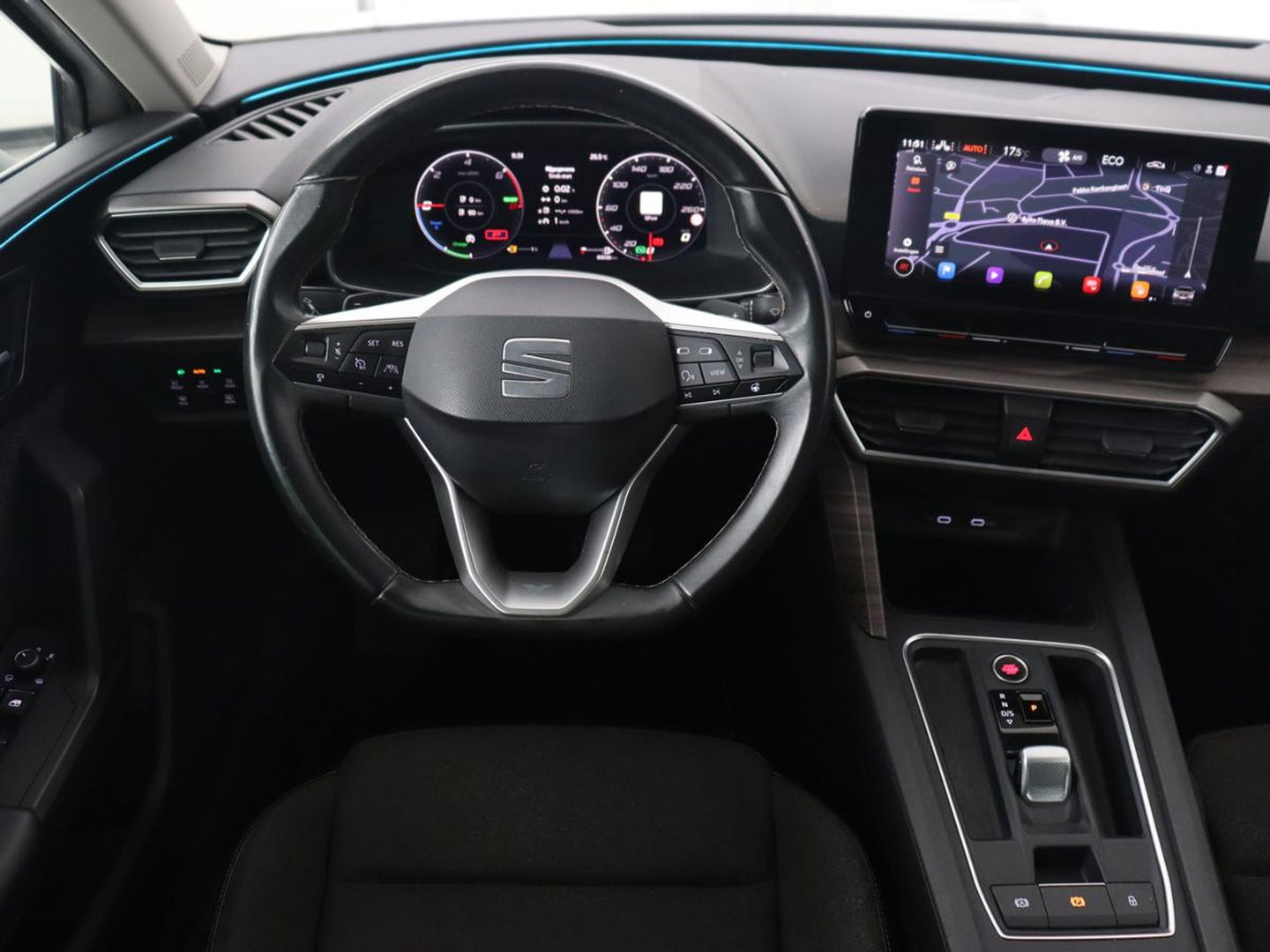 SEAT Leon 1.4 TSI eHybrid PHEV Xcellence | Trekhaak | Stoel & stuurverwarming | Carplay | Navigatie | Adaptive cruise | Full LED | Park Assist | Climate control | Keyless | Plug In