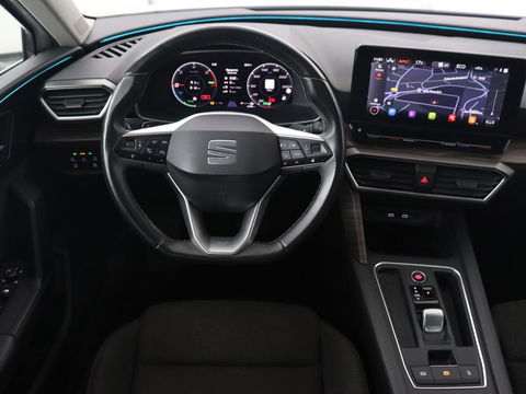 SEAT Leon 1.4 TSI eHybrid PHEV Xcellence | Trekhaak | Stoel & stuurverwarming | Carplay | Navigatie | Adaptive cruise | Full LED | Park Assist | Climate control | Keyless | Plug In