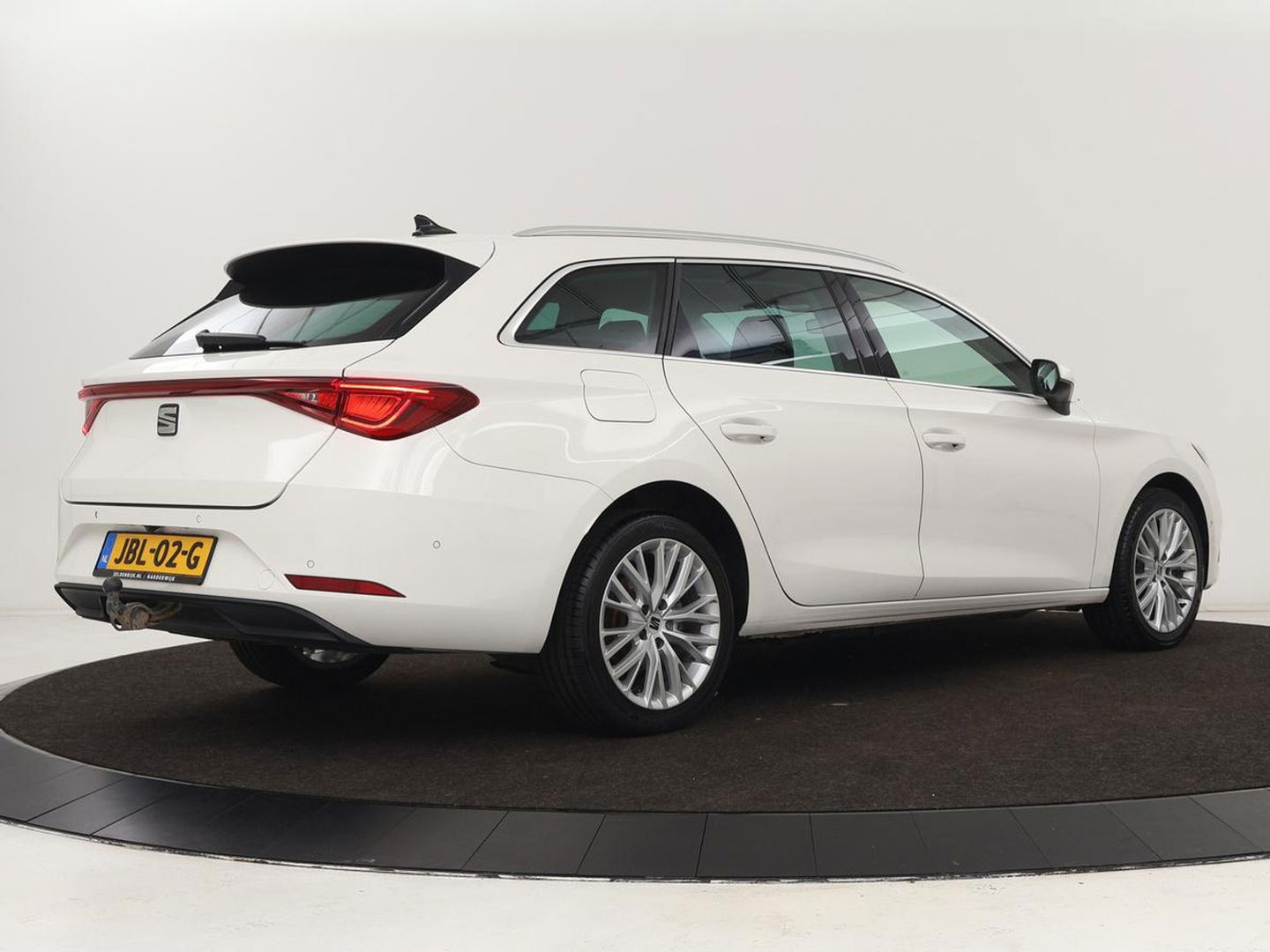 SEAT Leon 1.4 TSI eHybrid PHEV Xcellence | Trekhaak | Stoel & stuurverwarming | Carplay | Navigatie | Adaptive cruise | Full LED | Park Assist | Climate control | Keyless | Plug In
