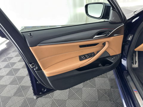 BMW 5 Serie Touring 540d xDrive High Executive Aut. *PANO | LASER-LIGHT | HEAD-UP | LUXURY-LEATHER | BLIND-SPOT | MEMORY-PACK | HARMAN/KARDON | TOP-VIEW | DIGI-COCKPIT | HEATED-COMFORTSEATS | KEYLESS | NAVI-FULLMAP | 18''ALU |