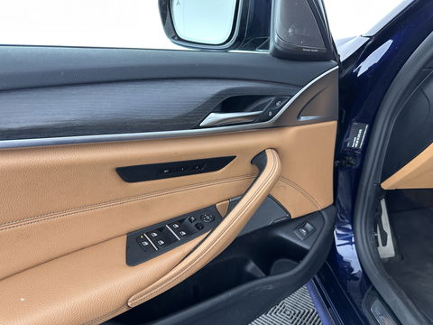 BMW 5 Serie Touring 540d xDrive High Executive Aut. *PANO | LASER-LIGHT | HEAD-UP | LUXURY-LEATHER | BLIND-SPOT | MEMORY-PACK | HARMAN/KARDON | TOP-VIEW | DIGI-COCKPIT | HEATED-COMFORTSEATS | KEYLESS | NAVI-FULLMAP | 18''ALU |