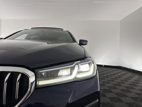 BMW 5 Serie Touring 540d xDrive High Executive Aut. *PANO | LASER-LIGHT | HEAD-UP | LUXURY-LEATHER | BLIND-SPOT | MEMORY-PACK | HARMAN/KARDON | TOP-VIEW | DIGI-COCKPIT | HEATED-COMFORTSEATS | KEYLESS | NAVI-FULLMAP | 18''ALU |