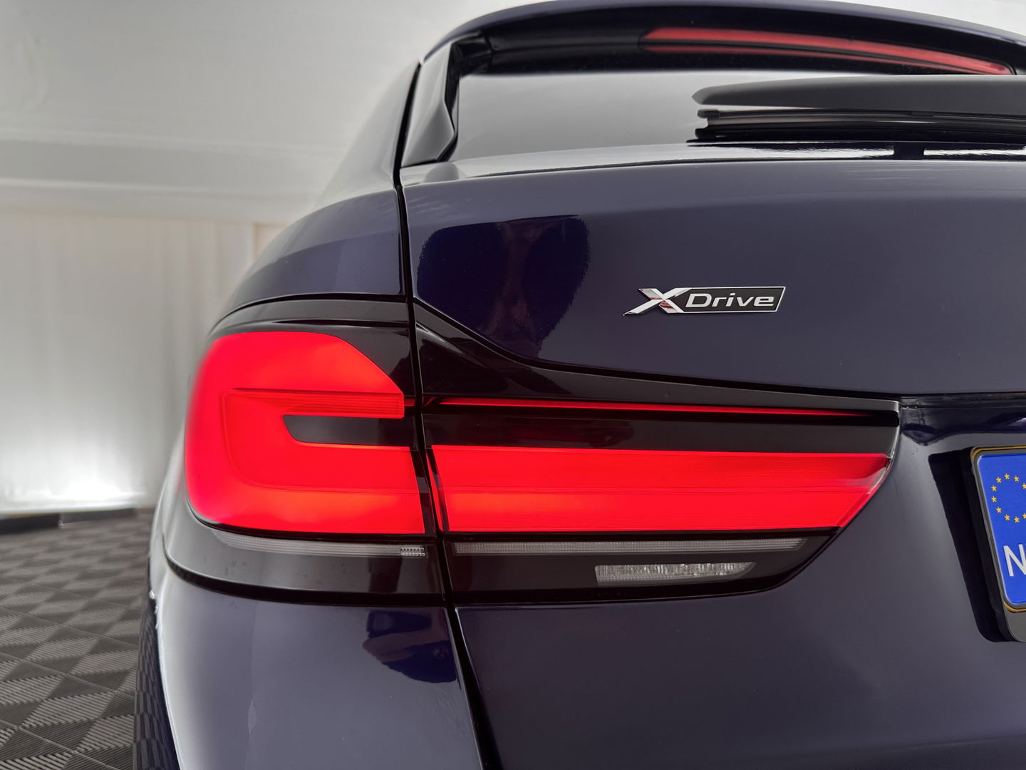 BMW 5 Serie Touring 540d xDrive High Executive Aut. *PANO | LASER-LIGHT | HEAD-UP | LUXURY-LEATHER | BLIND-SPOT | MEMORY-PACK | HARMAN/KARDON | TOP-VIEW | DIGI-COCKPIT | HEATED-COMFORTSEATS | KEYLESS | NAVI-FULLMAP | 18''ALU |