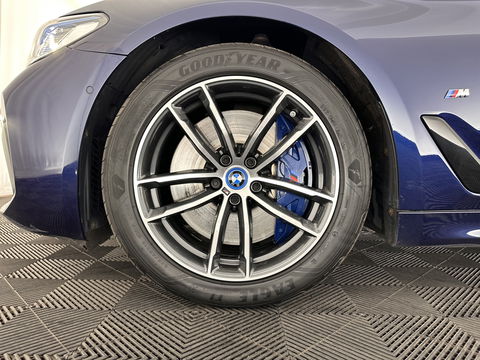 BMW 5 Serie Touring 540d xDrive High Executive Aut. *PANO | LASER-LIGHT | HEAD-UP | LUXURY-LEATHER | BLIND-SPOT | MEMORY-PACK | HARMAN/KARDON | TOP-VIEW | DIGI-COCKPIT | HEATED-COMFORTSEATS | KEYLESS | NAVI-FULLMAP | 18''ALU |