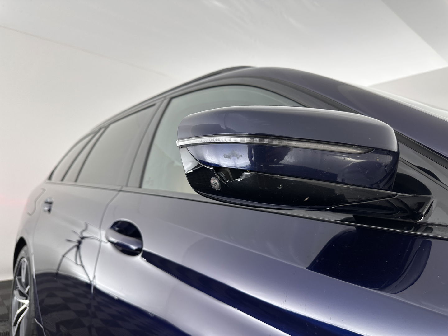 BMW 5 Serie Touring 540d xDrive High Executive Aut. *PANO | LASER-LIGHT | HEAD-UP | LUXURY-LEATHER | BLIND-SPOT | MEMORY-PACK | HARMAN/KARDON | TOP-VIEW | DIGI-COCKPIT | HEATED-COMFORTSEATS | KEYLESS | NAVI-FULLMAP | 18''ALU |