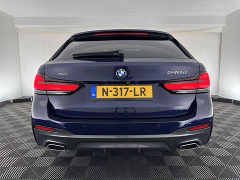 BMW 5 Serie Touring 540d xDrive High Executive Aut. *PANO | LASER-LIGHT | HEAD-UP | LUXURY-LEATHER | BLIND-SPOT | MEMORY-PACK | HARMAN/KARDON | TOP-VIEW | DIGI-COCKPIT | HEATED-COMFORTSEATS | KEYLESS | NAVI-FULLMAP | 18''ALU |