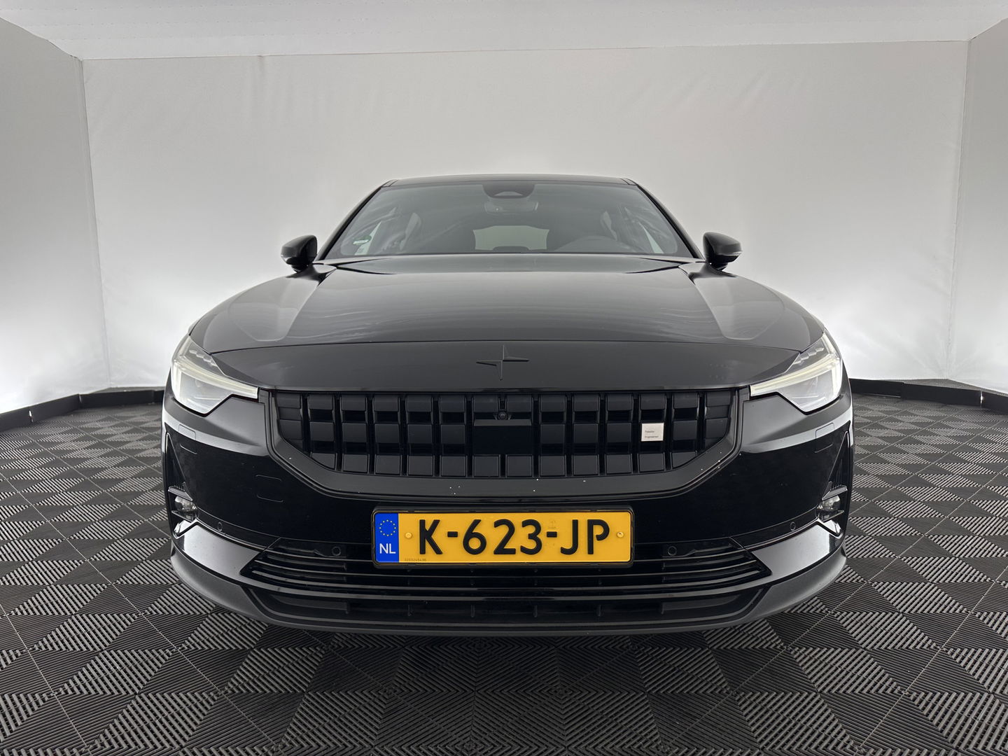 Polestar 2 Long Range Dual Motor Launch Edition 78kWh [ 3-Fase ] (INCL-BTW) *PANO | NAVI-FULLMAP | FULL-LED | BLIND-SPOT | KEYLESS | LANE-ASSIST | DIGI-COCKPIT | CARPLAY | DAB+ | HEATED-COMFORTSEATS | ECC | MEMORY-PACK | PDC | 20''ALU*