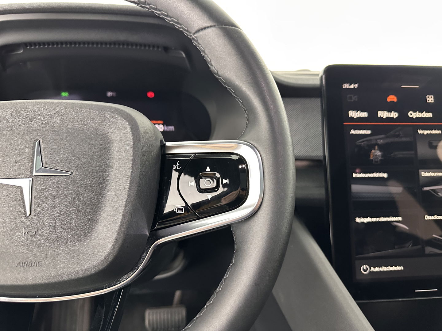 Polestar 2 Long Range Dual Motor Launch Edition 78kWh [ 3-Fase ] (INCL-BTW) *PANO | NAVI-FULLMAP | FULL-LED | BLIND-SPOT | KEYLESS | LANE-ASSIST | DIGI-COCKPIT | CARPLAY | DAB+ | HEATED-COMFORTSEATS | ECC | MEMORY-PACK | PDC | 20''ALU*