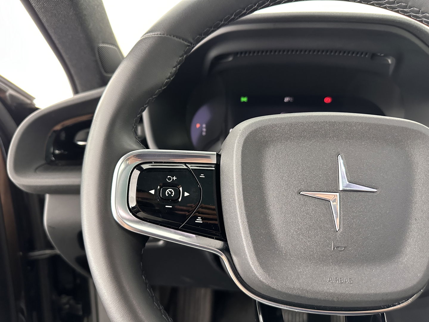 Polestar 2 Long Range Dual Motor Launch Edition 78kWh [ 3-Fase ] (INCL-BTW) *PANO | NAVI-FULLMAP | FULL-LED | BLIND-SPOT | KEYLESS | LANE-ASSIST | DIGI-COCKPIT | CARPLAY | DAB+ | HEATED-COMFORTSEATS | ECC | MEMORY-PACK | PDC | 20''ALU*
