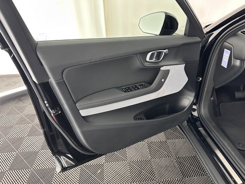 Polestar 2 Long Range Dual Motor Launch Edition 78kWh [ 3-Fase ] (INCL-BTW) *PANO | NAVI-FULLMAP | FULL-LED | BLIND-SPOT | KEYLESS | LANE-ASSIST | DIGI-COCKPIT | CARPLAY | DAB+ | HEATED-COMFORTSEATS | ECC | MEMORY-PACK | PDC | 20''ALU*
