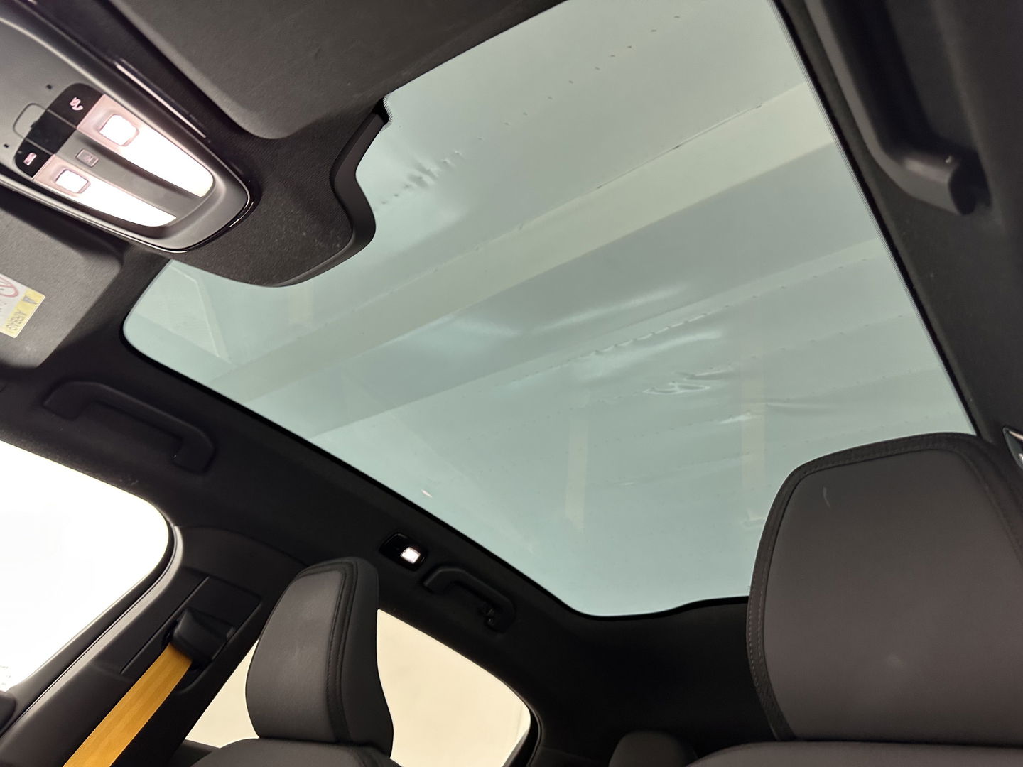 Polestar 2 Long Range Dual Motor Launch Edition 78kWh [ 3-Fase ] (INCL-BTW) *PANO | NAVI-FULLMAP | FULL-LED | BLIND-SPOT | KEYLESS | LANE-ASSIST | DIGI-COCKPIT | CARPLAY | DAB+ | HEATED-COMFORTSEATS | ECC | MEMORY-PACK | PDC | 20''ALU*