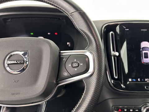 Volvo XC40 Recharge P8 AWD R-Design [ 3-Fase ] (INCL-BTW) *LEATHER-ALCANTARA | DIGI-COCKPIT | FULL-LED | PREMIUM-AUDIO | TOP-VIEW | CARPLAY | NAVI-FULLMAP | ECC | PDC | KEYLESS | HEATED-SPORTSEATS | BLIS | PRIVACY-GLASS | TOWBAR | 19''ALU