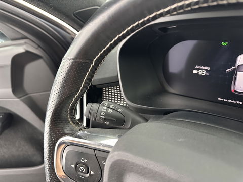 Volvo XC40 Recharge P8 AWD R-Design [ 3-Fase ] (INCL-BTW) *LEATHER-ALCANTARA | DIGI-COCKPIT | FULL-LED | PREMIUM-AUDIO | TOP-VIEW | CARPLAY | NAVI-FULLMAP | ECC | PDC | KEYLESS | HEATED-SPORTSEATS | BLIS | PRIVACY-GLASS | TOWBAR | 19''ALU