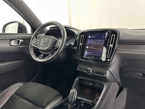 Volvo XC40 Recharge P8 AWD R-Design [ 3-Fase ] (INCL-BTW) *LEATHER-ALCANTARA | DIGI-COCKPIT | FULL-LED | PREMIUM-AUDIO | TOP-VIEW | CARPLAY | NAVI-FULLMAP | ECC | PDC | KEYLESS | HEATED-SPORTSEATS | BLIS | PRIVACY-GLASS | TOWBAR | 19''ALU