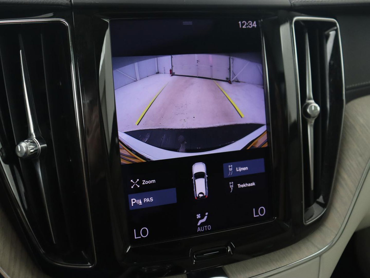 Volvo XC60 2.0 Recharge T8 AWD Inscription | Panoramadak | Trekhaak | Leder | Camera | Carplay | Navigatie | Memory | Keyless | PHEV | Plug In