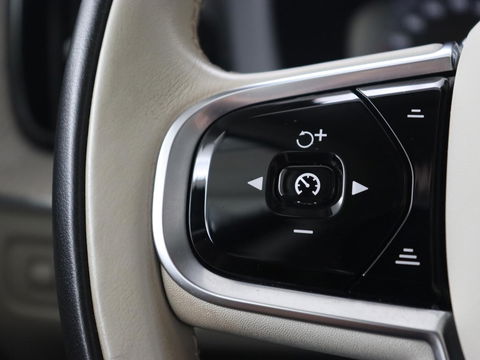 Volvo XC60 2.0 Recharge T8 AWD Inscription | Panoramadak | Trekhaak | Leder | Camera | Carplay | Navigatie | Memory | Keyless | PHEV | Plug In