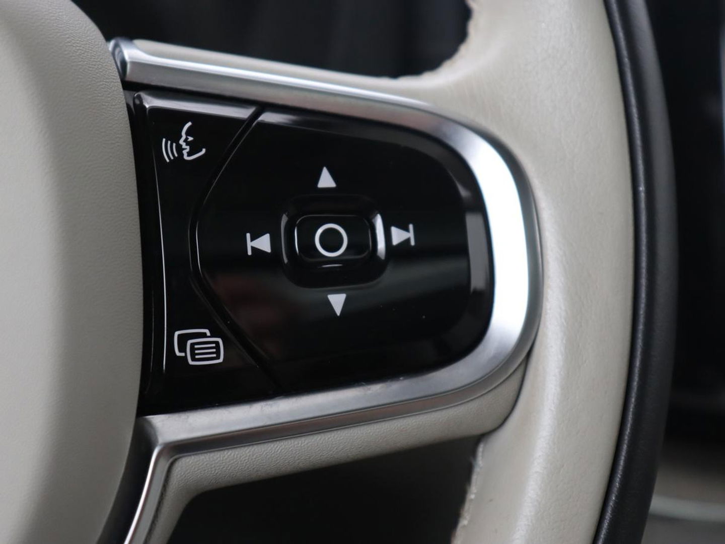 Volvo XC60 2.0 Recharge T8 AWD Inscription | Panoramadak | Trekhaak | Leder | Camera | Carplay | Navigatie | Memory | Keyless | PHEV | Plug In