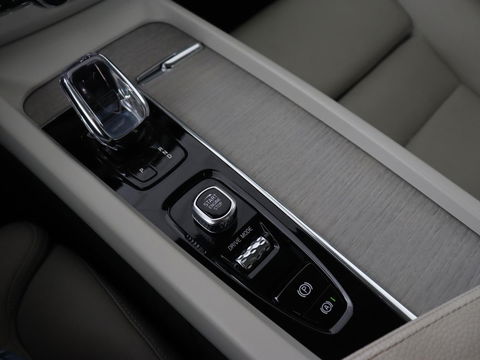 Volvo XC60 2.0 Recharge T8 AWD Inscription | Panoramadak | Trekhaak | Leder | Camera | Carplay | Navigatie | Memory | Keyless | PHEV | Plug In