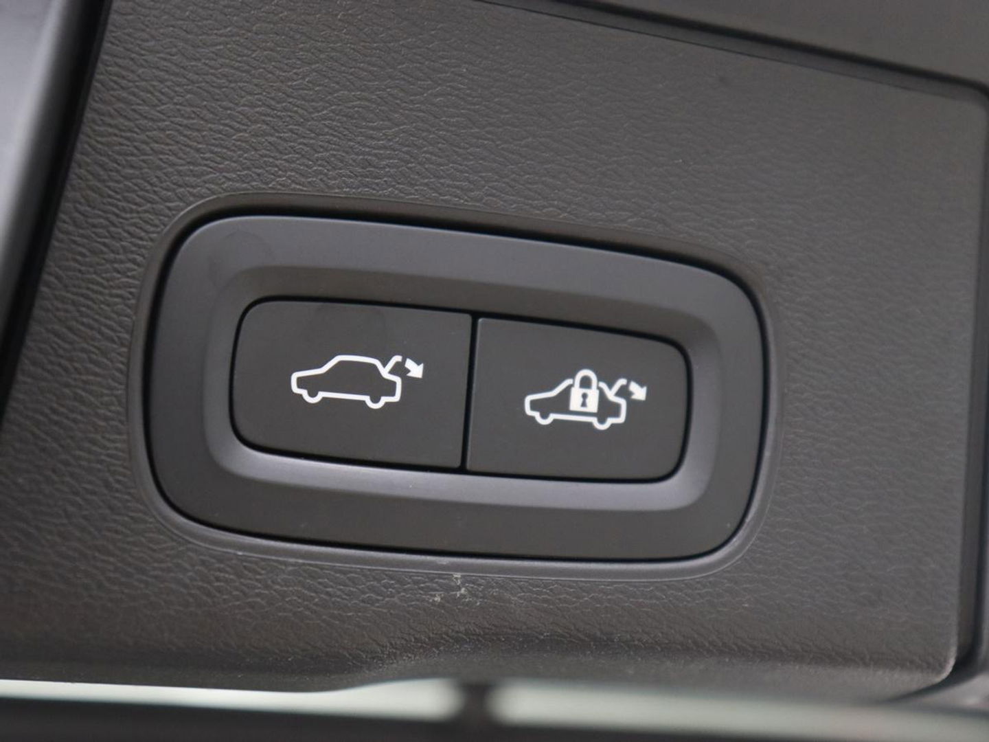 Volvo XC60 2.0 Recharge T8 AWD Inscription | Panoramadak | Trekhaak | Leder | Camera | Carplay | Navigatie | Memory | Keyless | PHEV | Plug In