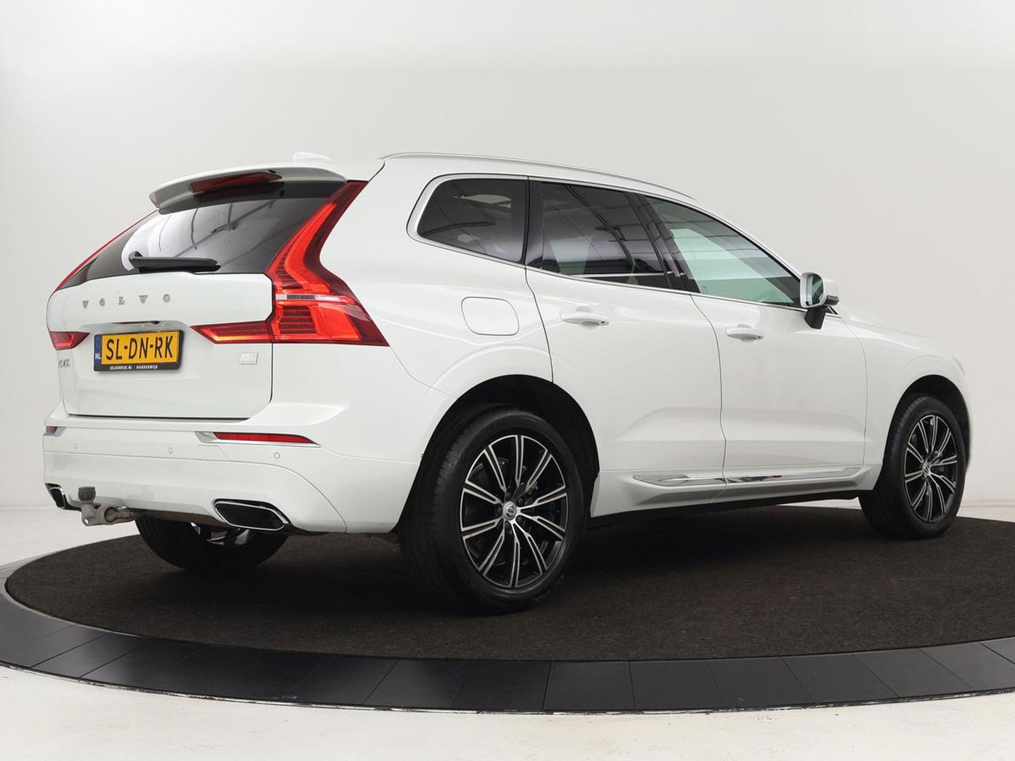 Volvo XC60 2.0 Recharge T8 AWD Inscription | Panoramadak | Trekhaak | Leder | Camera | Carplay | Navigatie | Memory | Keyless | PHEV | Plug In