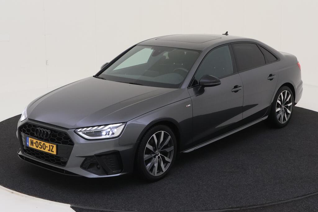 Audi A4 Limousine 35 TFSI S-line Competition Pano Sfeer NAP