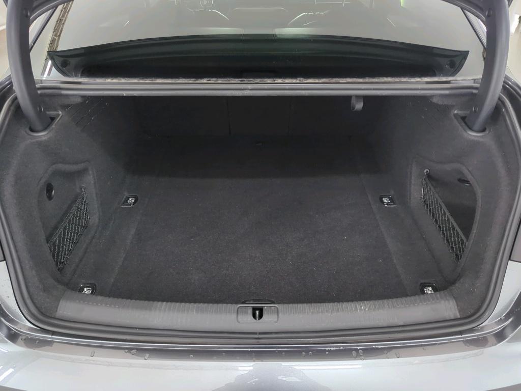 Audi A4 Limousine 35 TFSI S-line Competition Pano Sfeer NAP