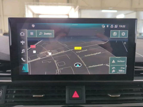 Audi A4 Limousine 35 TFSI S-line Competition Pano Sfeer NAP