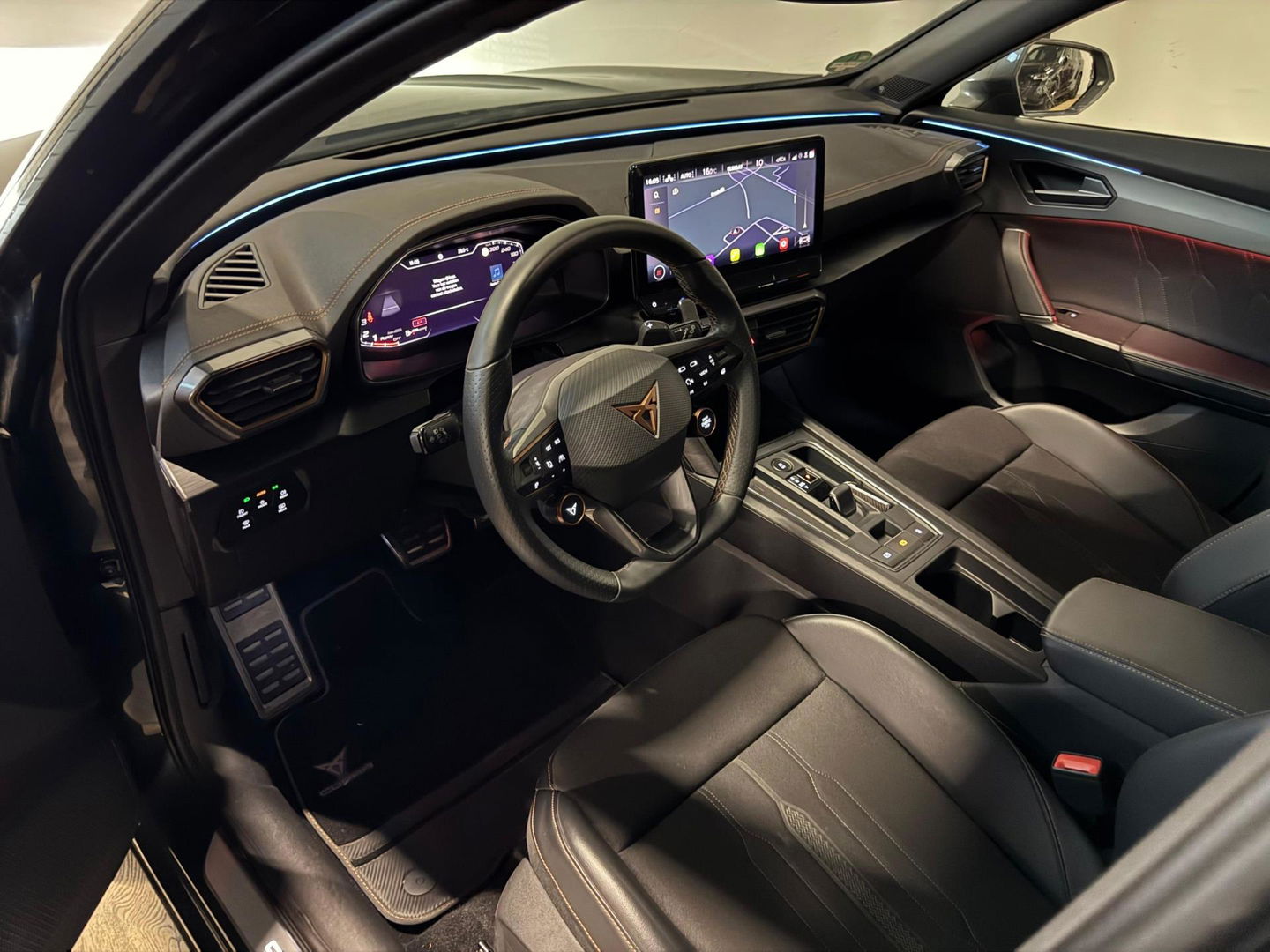 CUPRA Formentor 2.0 TSI 4DRIVE PANO KEYLESS CAM