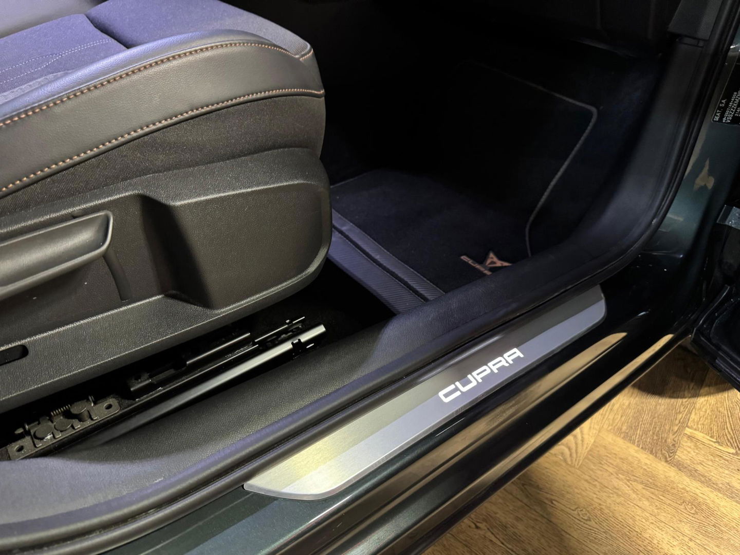 CUPRA Formentor 2.0 TSI 4DRIVE PANO KEYLESS CAM
