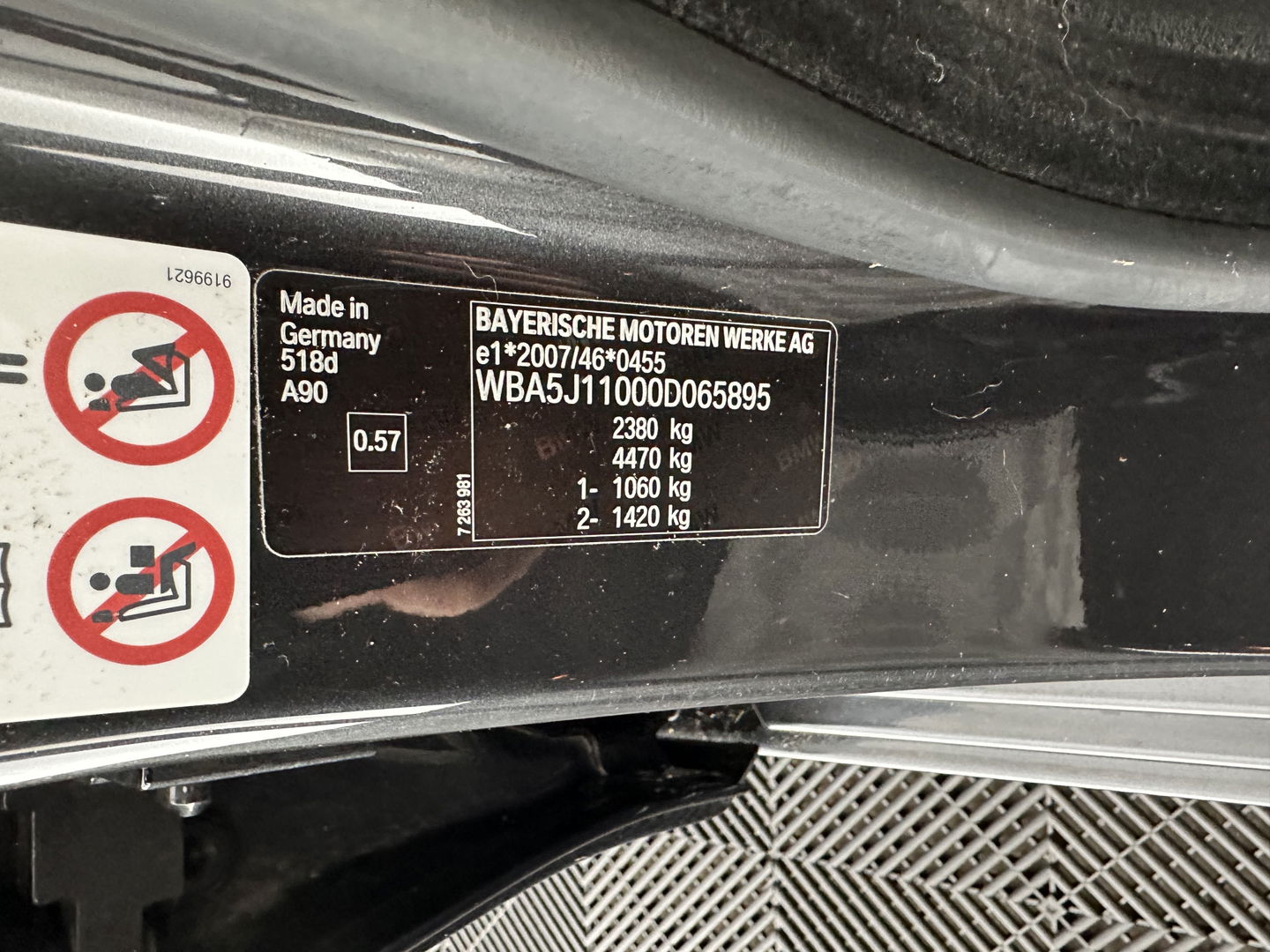 BMW 5 Serie Touring 518d Executive Aut. *NAVI-FULLMAP | BI-XENON | CARPLAY |  LANE-ASSIST | TOWBAR | ECC | PDC | CRUISE | COMFORT-SEATS | AMBIENT-LIGHT | 17''ALU*